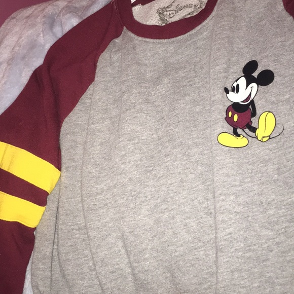 Mickey Mouse sweater ! - Picture 2 of 2